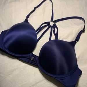 Victoria’s Secret bombshell bra
